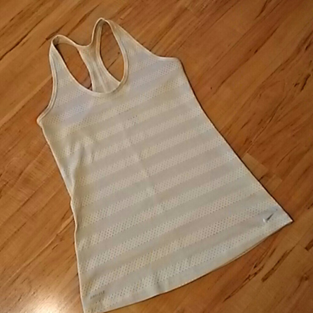 ๐ Nike Dri-Fit Racerback Sports / Athletic Top - Picture 1 of 5